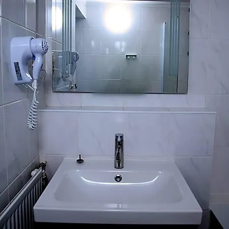 Eschborner Hof 3*