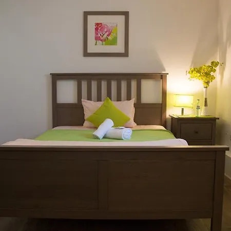Eschborner Hof 3*